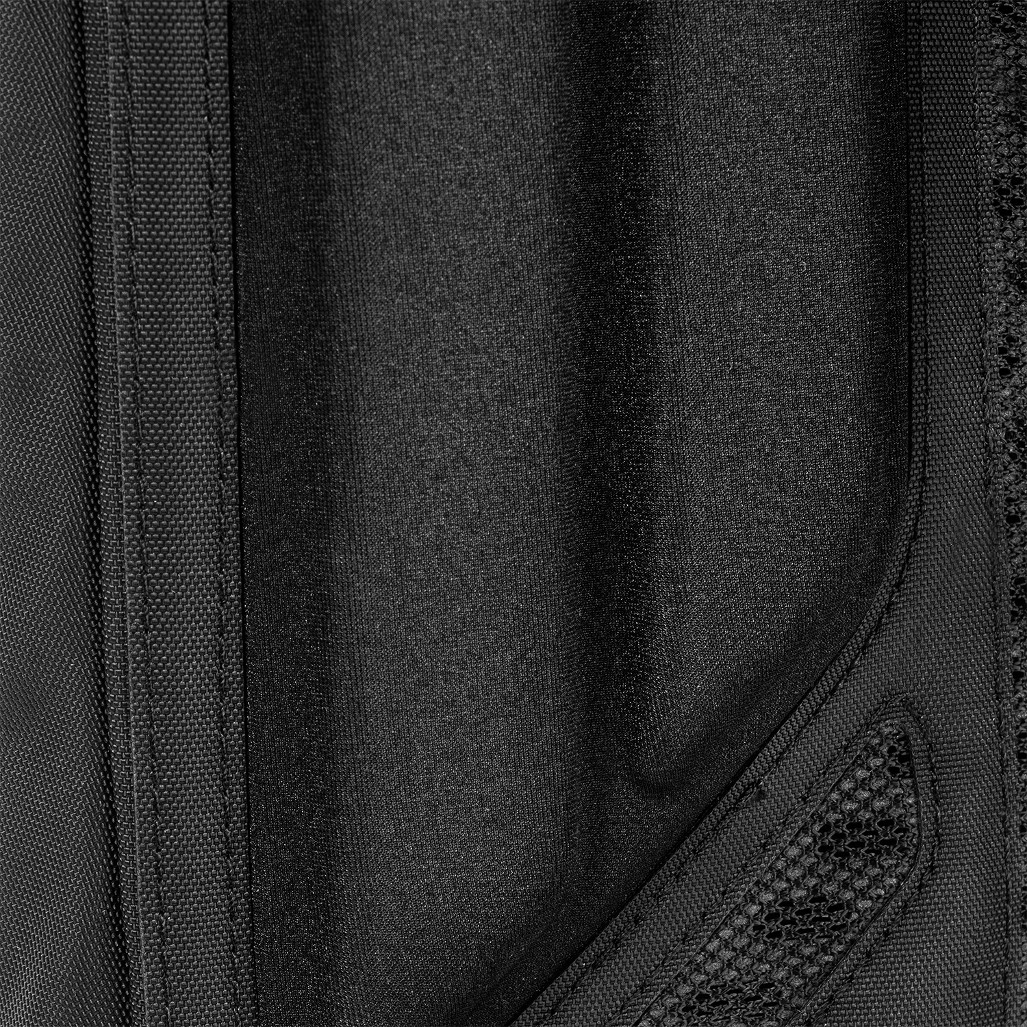 paragon-hydration-pack-m7 Paragon_Black_Texture.png